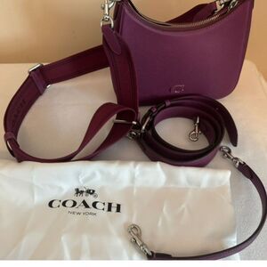 Coach Purse – Hobo Crossbody & 3 Interchangeable Straps